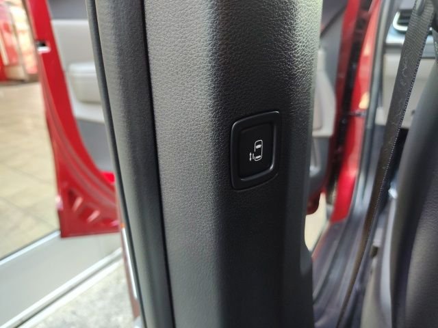 Used 2025 Red Kia LXS image 32