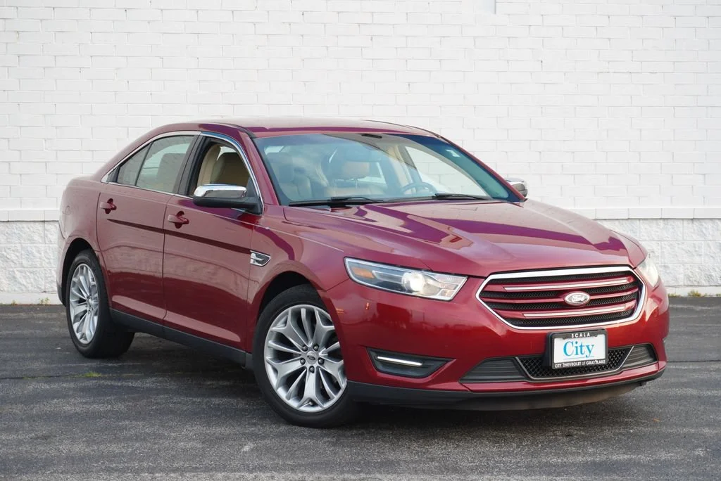 Used 2015 Red Ford Limited image 3