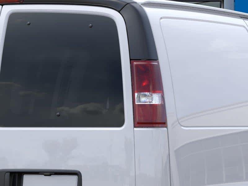 New 2026 Summit White Chevrolet WT image 11