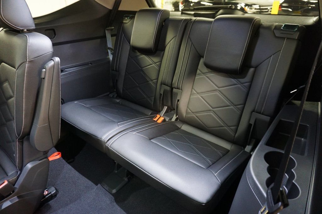 2026 Volkswagen Atlas SE w/Tech - Photo 12