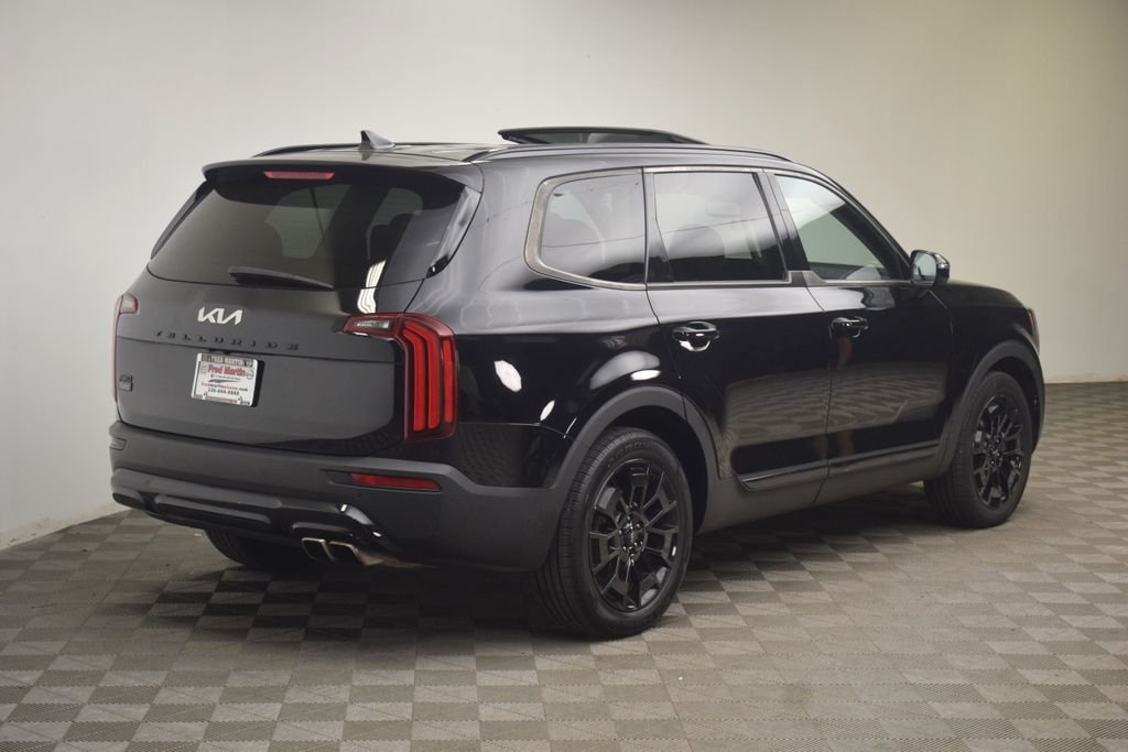Used 2022 Black Kia SX image 5