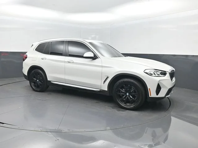 Used 2022 White BMW xDrive30i image 34