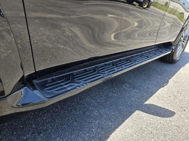 Used 2018 Black INFINITI Base image 10