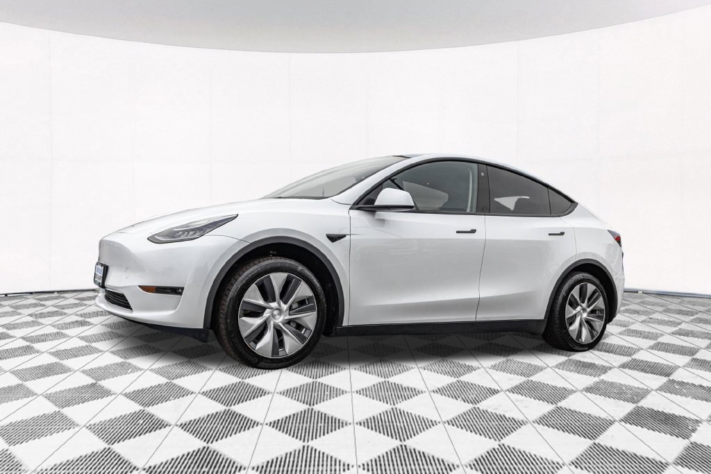 Used 2023  Tesla Long Range image 5