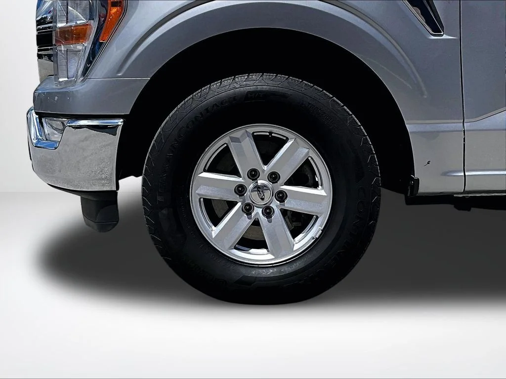 Used 2021 Silver Ford XLT image 9