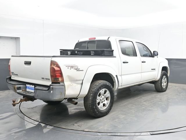 Used 2008 White Toyota Base image 9