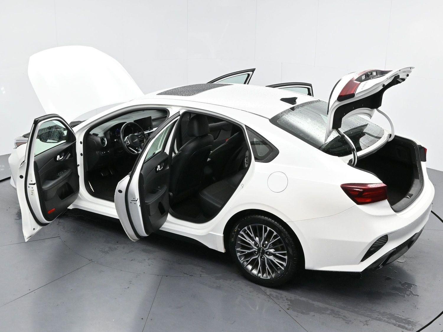 Used 2022 Snow White Pearl Kia GT-Line image 42