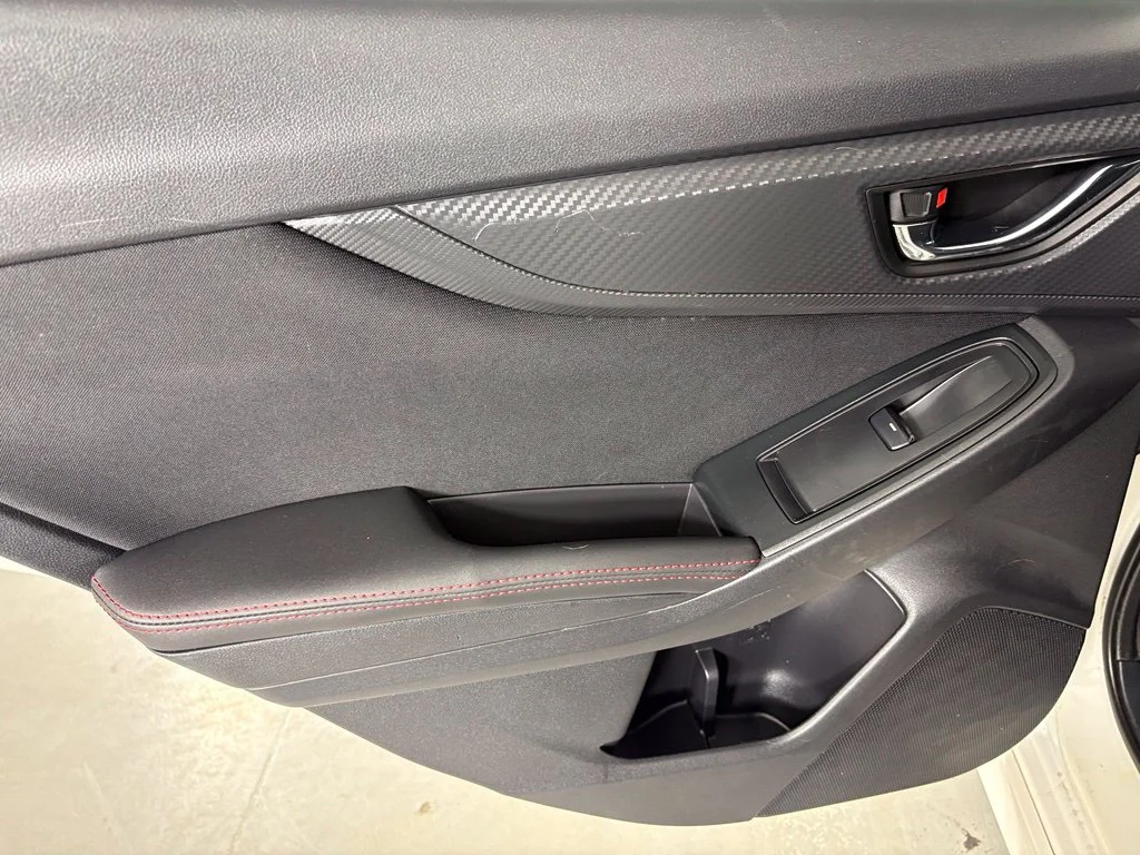 Used 2019 White Subaru 2.0i Sport image 39