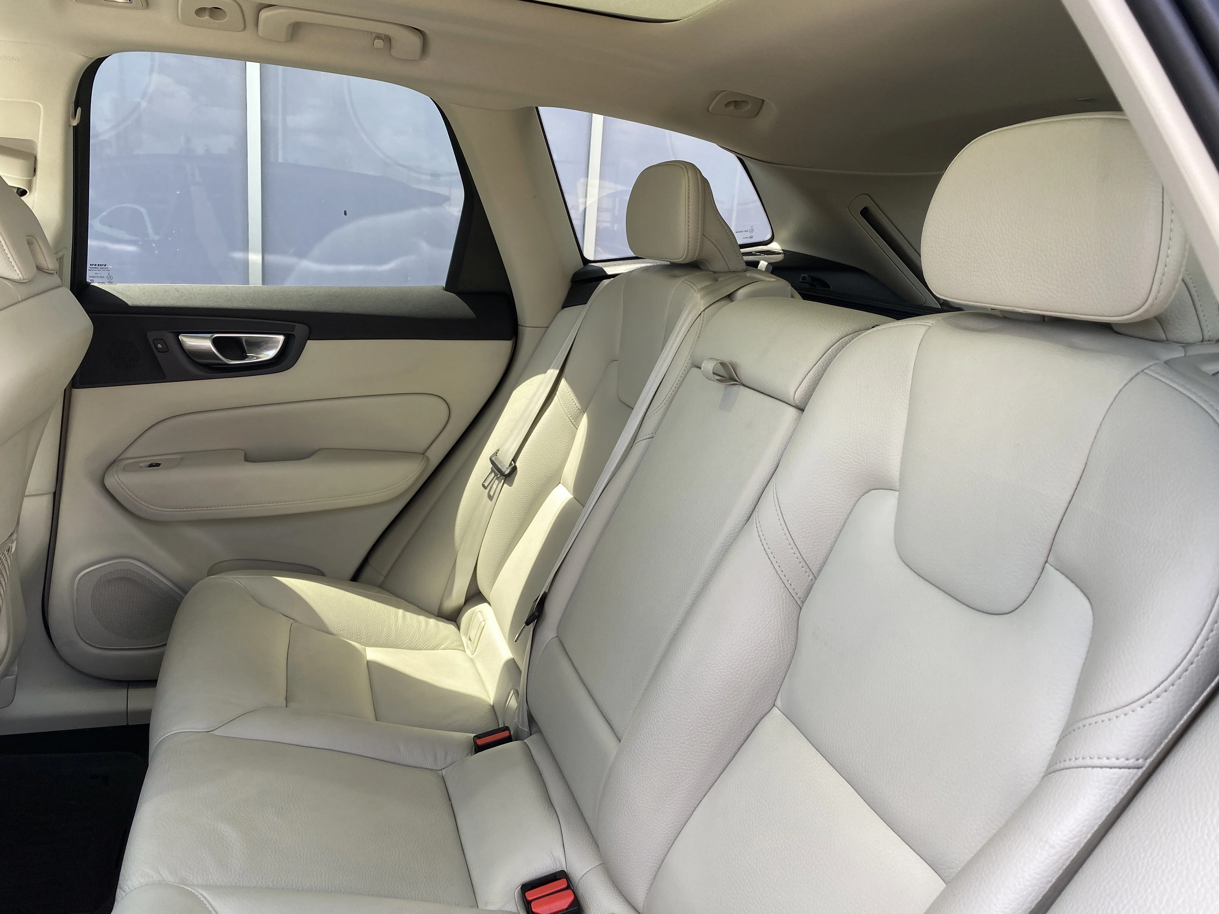 Certified Used 2024 Blue Volvo Plus Dark Theme AWD * 360 CAMERA * PANORAMIC SUNROOF * SAFETY PLUS * image 19