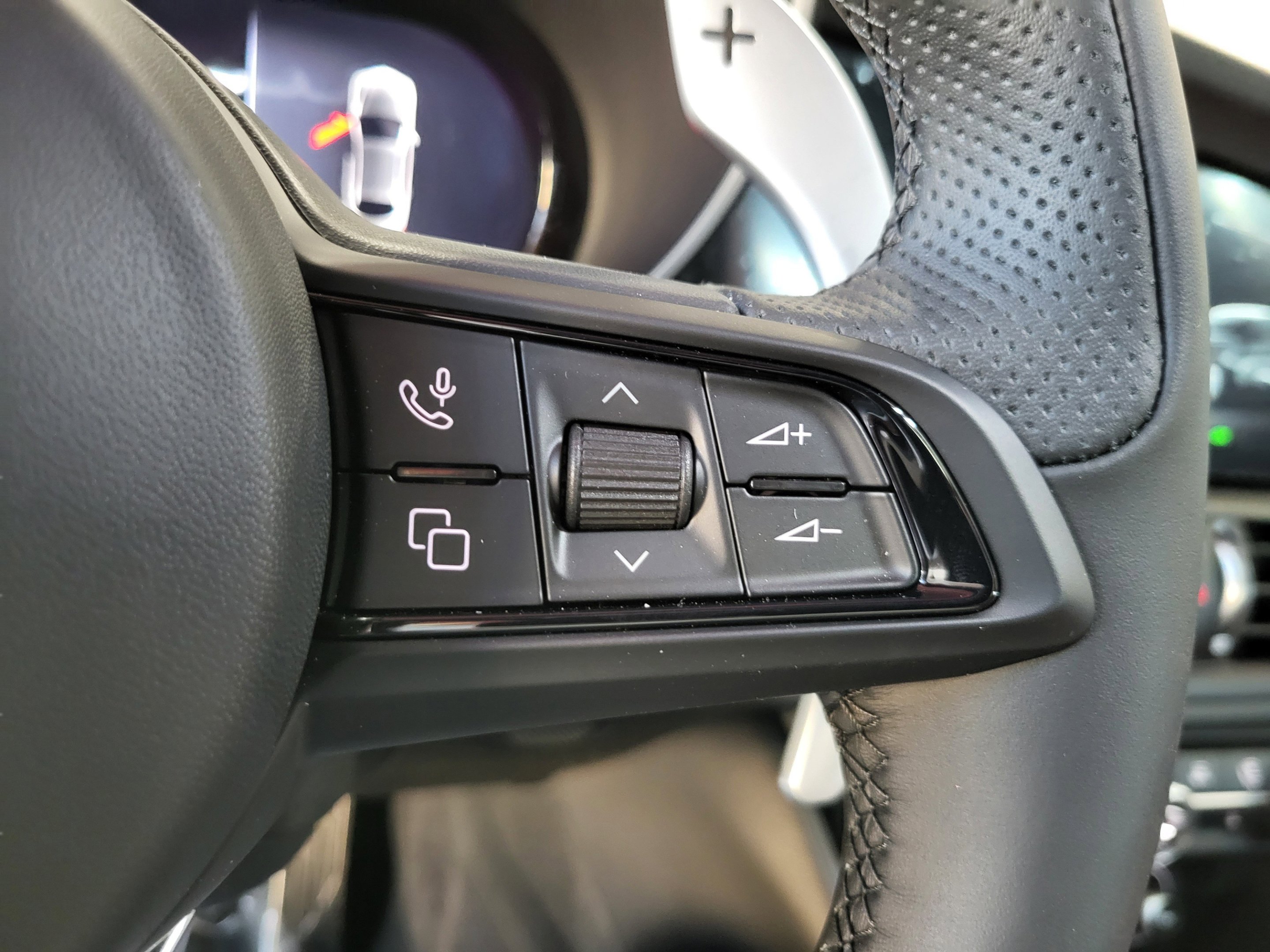 New 2025 Moonlight Gray Metallic Alfa Romeo  image 60