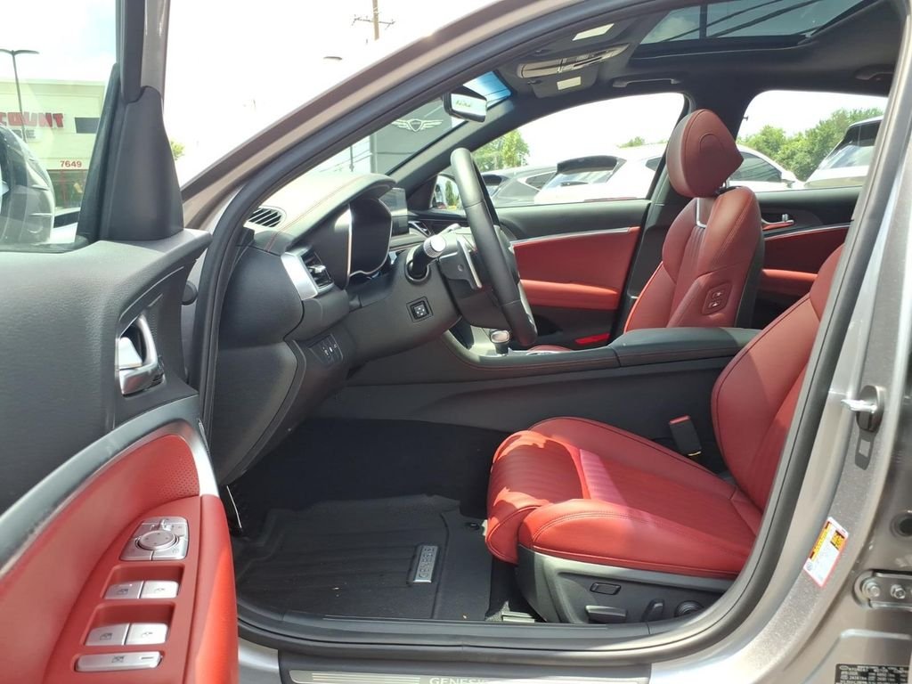 New 2026 Silver Genesis 3.3T Sport Prestige image 14