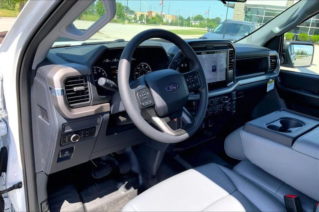 New 2026 Oxford White Ford XL image 6