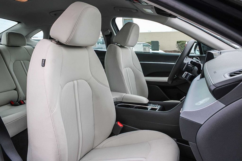 Certified Used 2025 Blue Hyundai SEL image 18