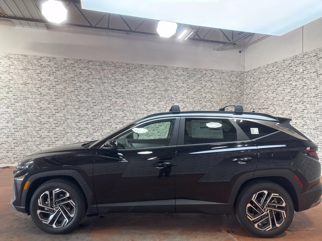 New 2026 Phantom Black Hyundai SEL Plus image 4