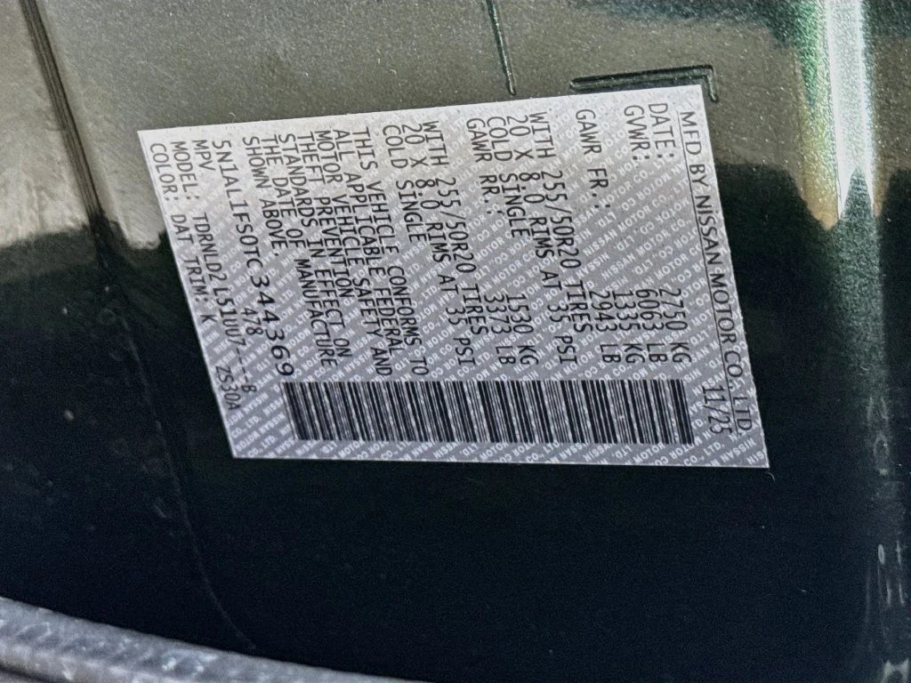 Certified Used 2026 Green INFINITI LUXE image 46