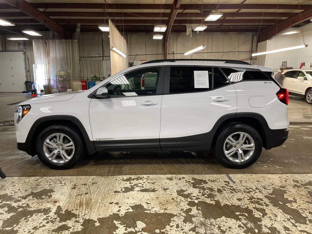 Used 2024 White GMC SLE image 2