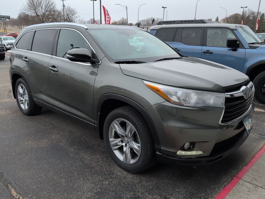 Used 2015 Toyota Highlander Limited with VIN 5TDDKRFH9FS222555 for sale in Fergus Falls, Minnesota
