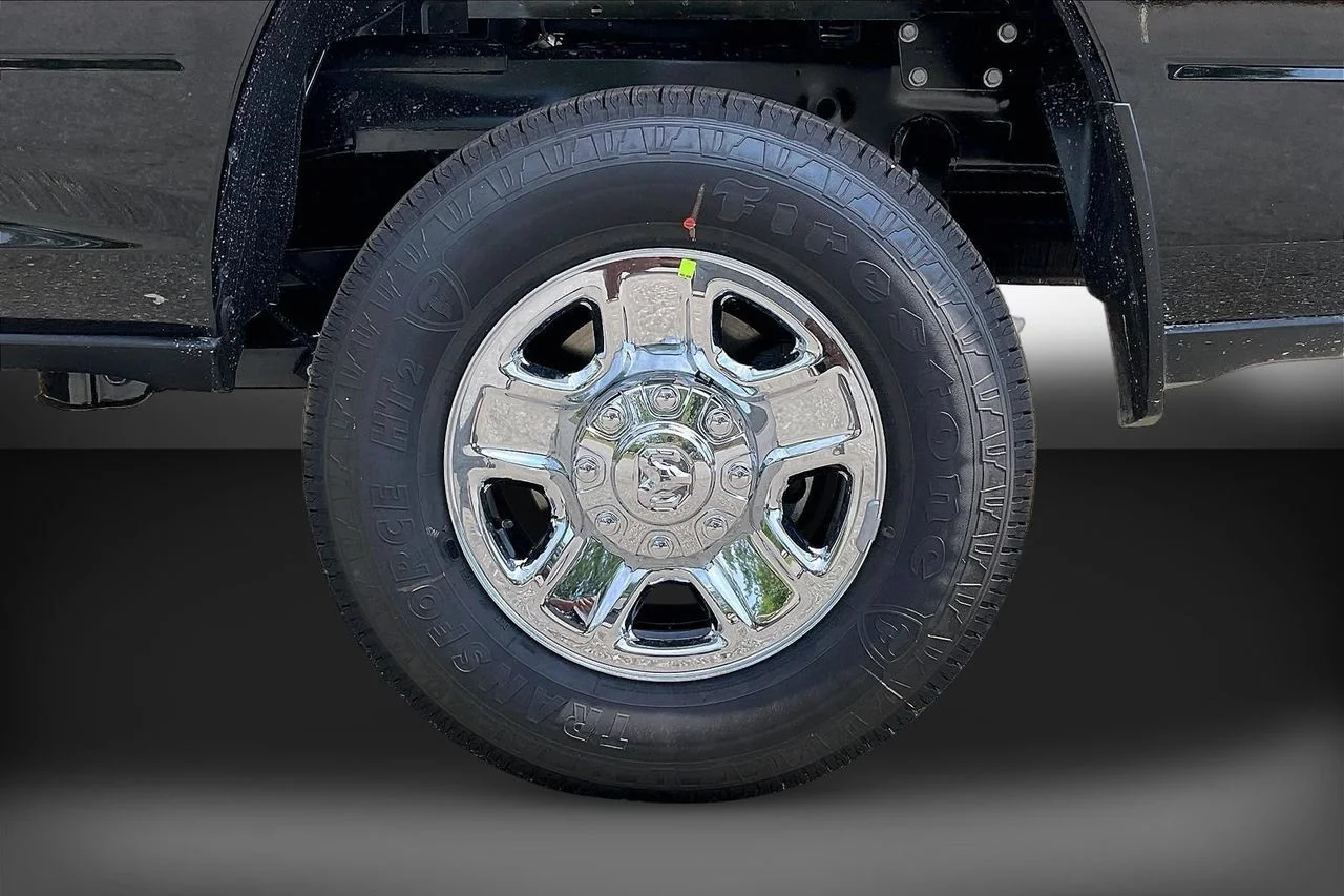 New 2026 Diamond Black Crystal Pearlcoat RAM Tradesman image 33