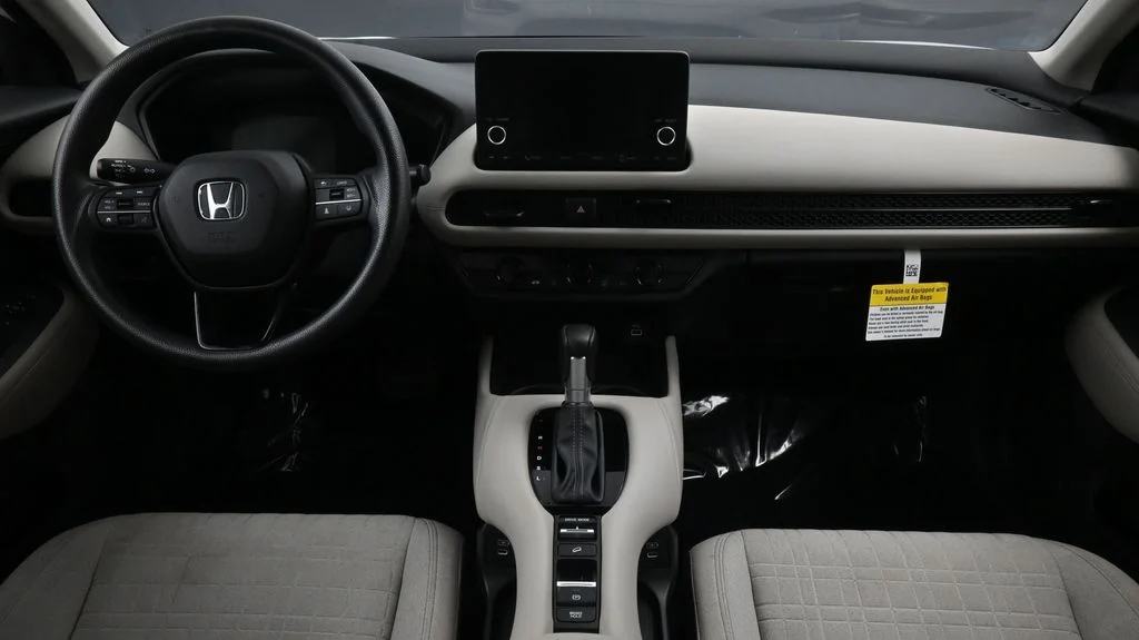 Used 2025 White Honda LX image 4