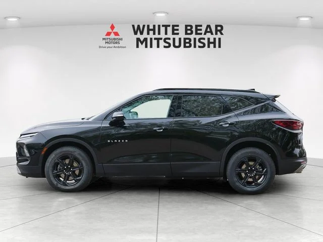 Used 2023 Black Chevrolet LT image 3