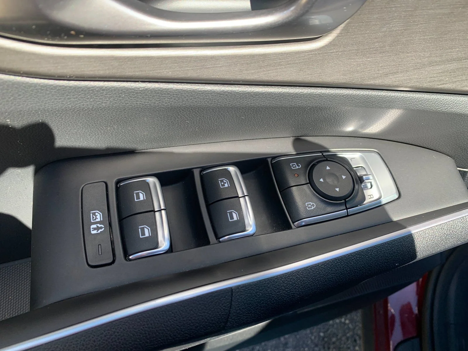 Used 2024 Red Kia X-Line EX image 12