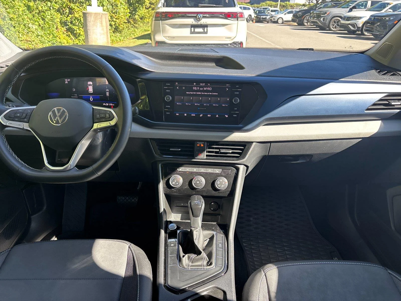 Certified Used 2023 Pure White Volkswagen SE image 33