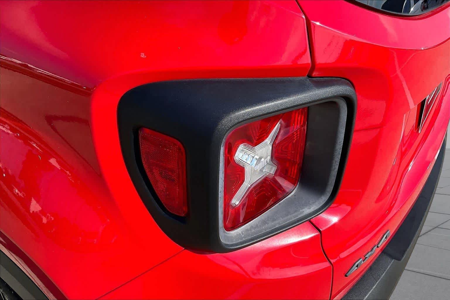 Used 2016 Colorado Red Jeep Trailhawk image 28