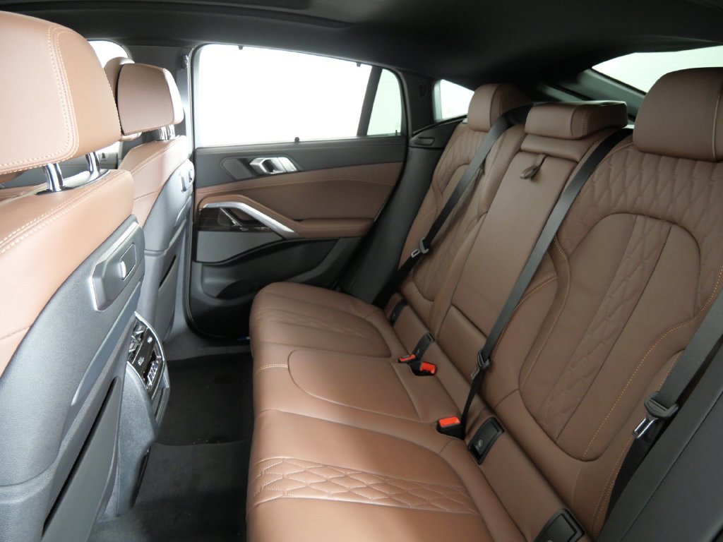 New 2027 Mineral White Metallic BMW xDrive40i image 32