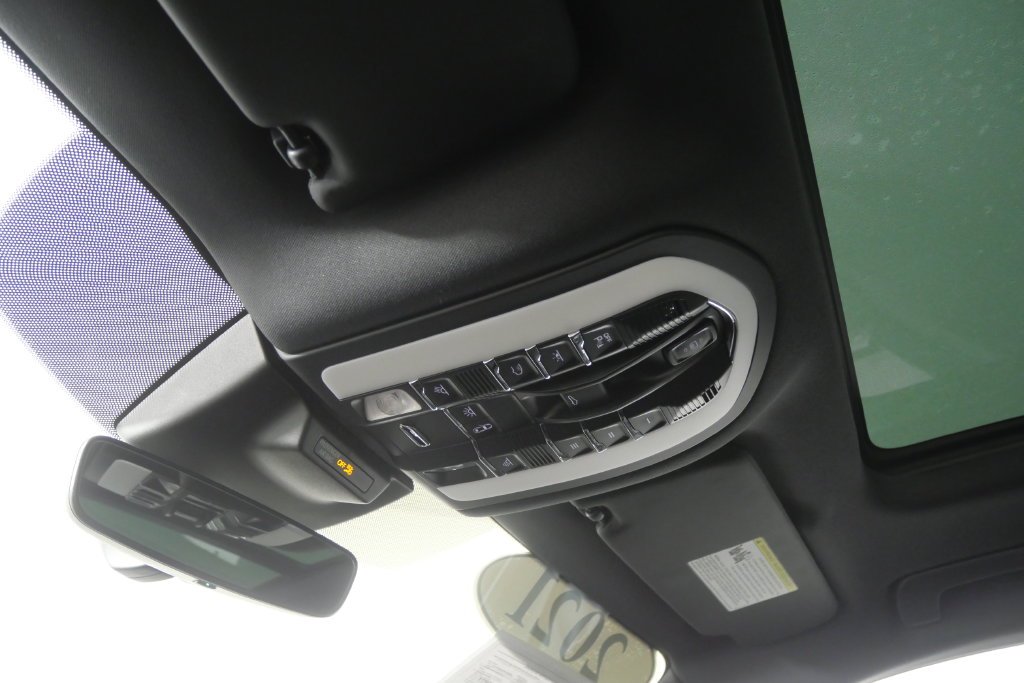 Used 2021  Porsche GTS image 20