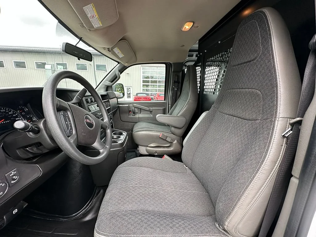 Used 2025 Summit White GMC Work Van image 26