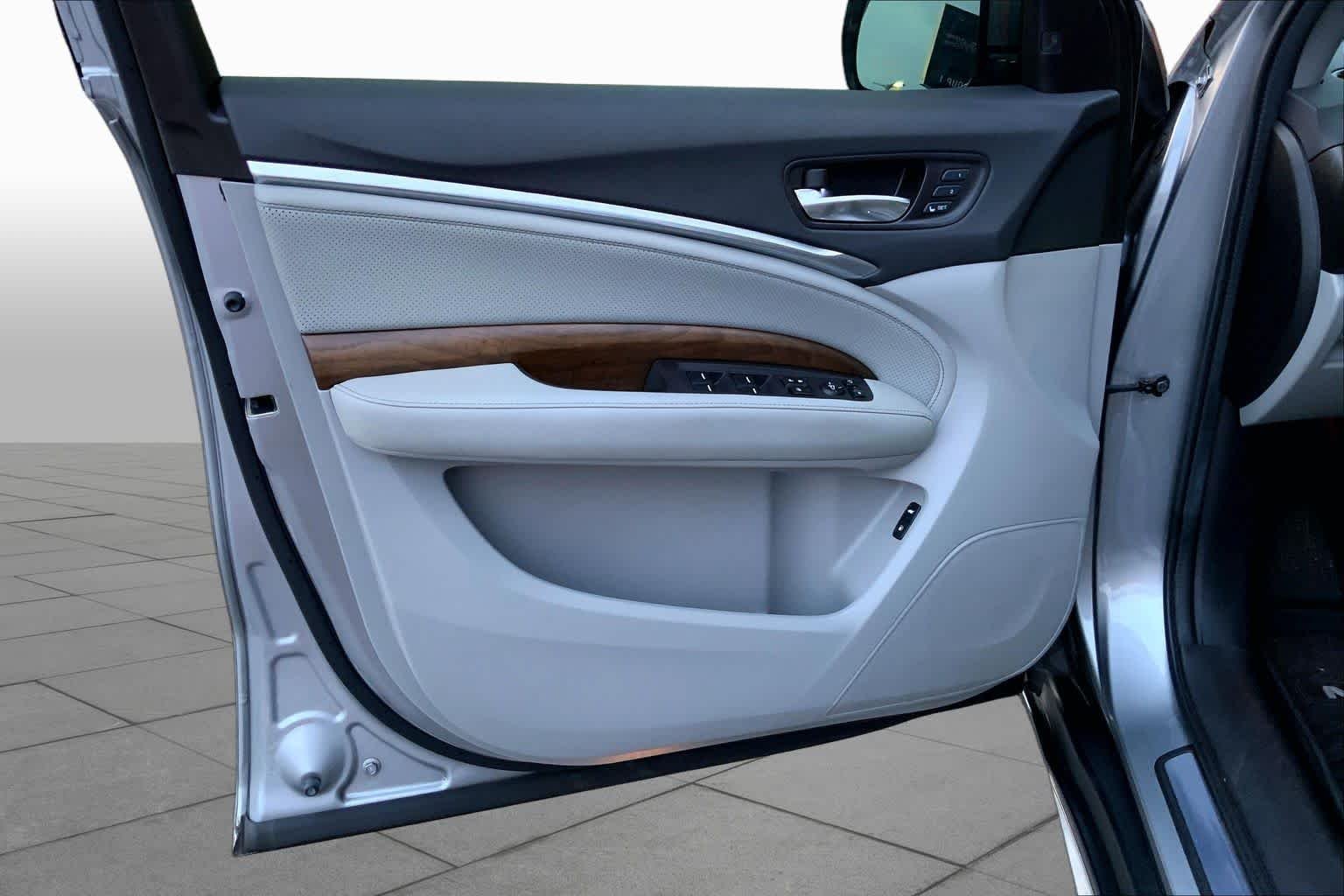 Used 2020 Lunar Silver Metallic Acura w/Technology Pkg image 19