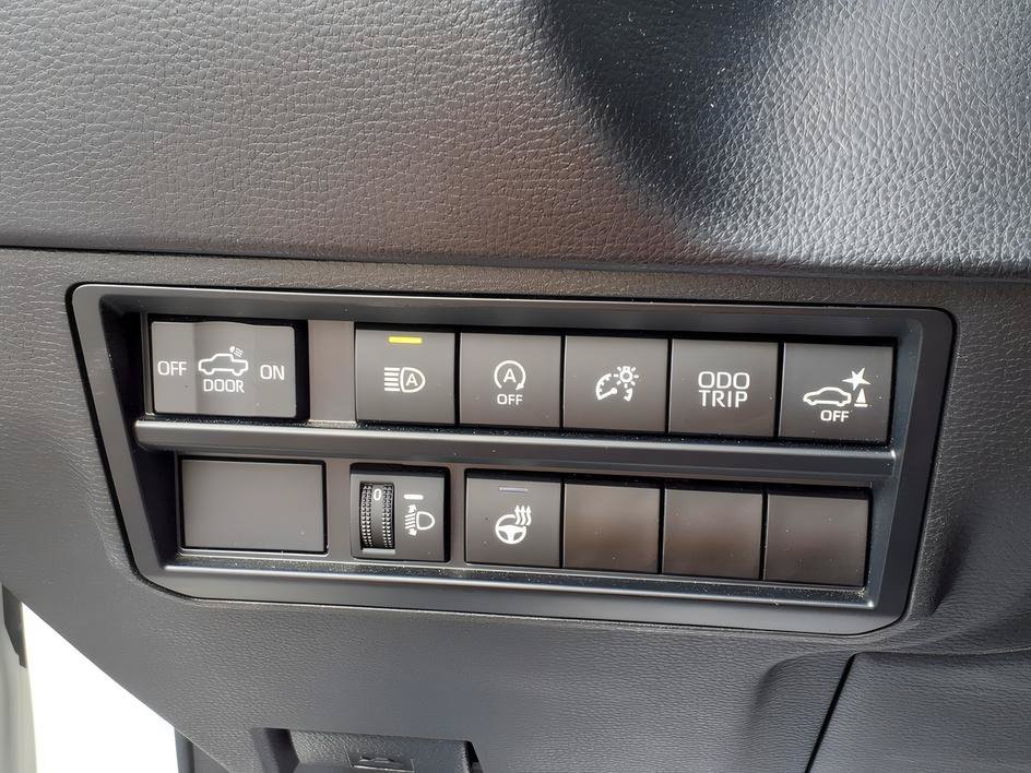 Used 2023 Ice Cap Toyota SR5 image 25