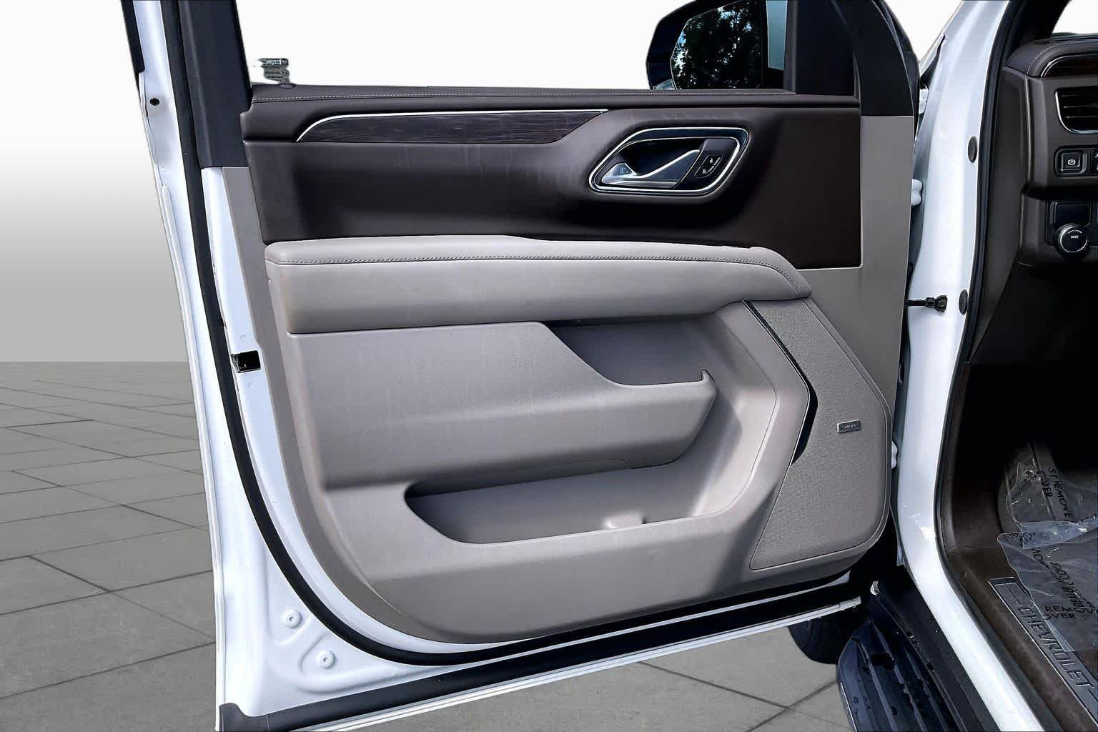 Used 2023 Summit White Chevrolet LT image 44