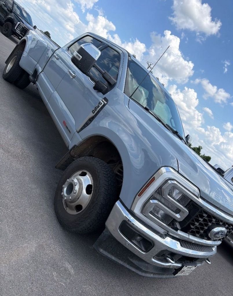 Used 2024 Glacier Gray Metallic Ford King Ranch image 4