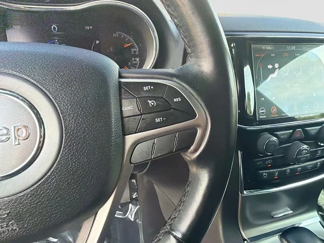 Used 2020 Red Jeep Altitude image 30