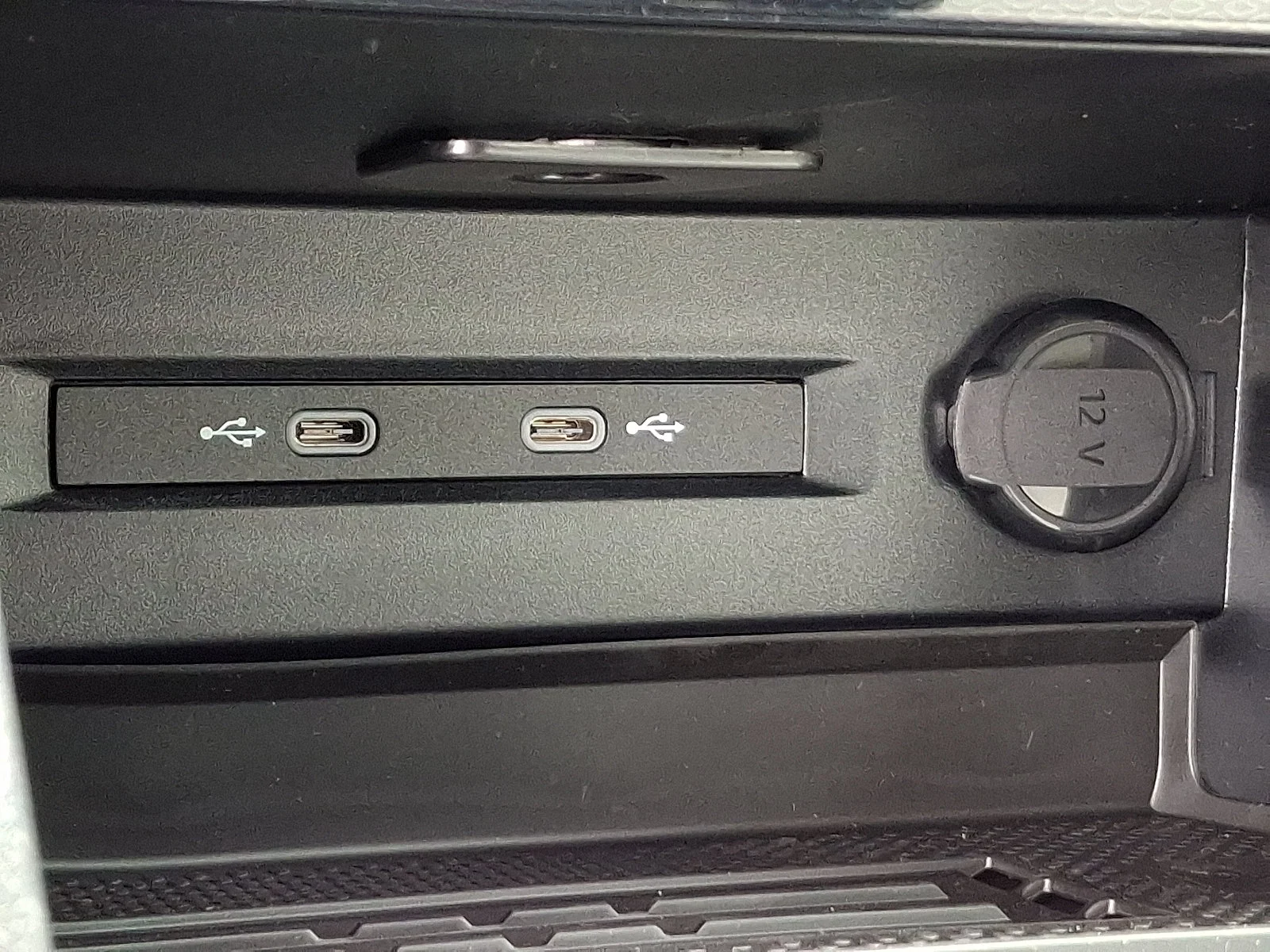 New 2026 Deep Black Pearl Volkswagen SE image 19