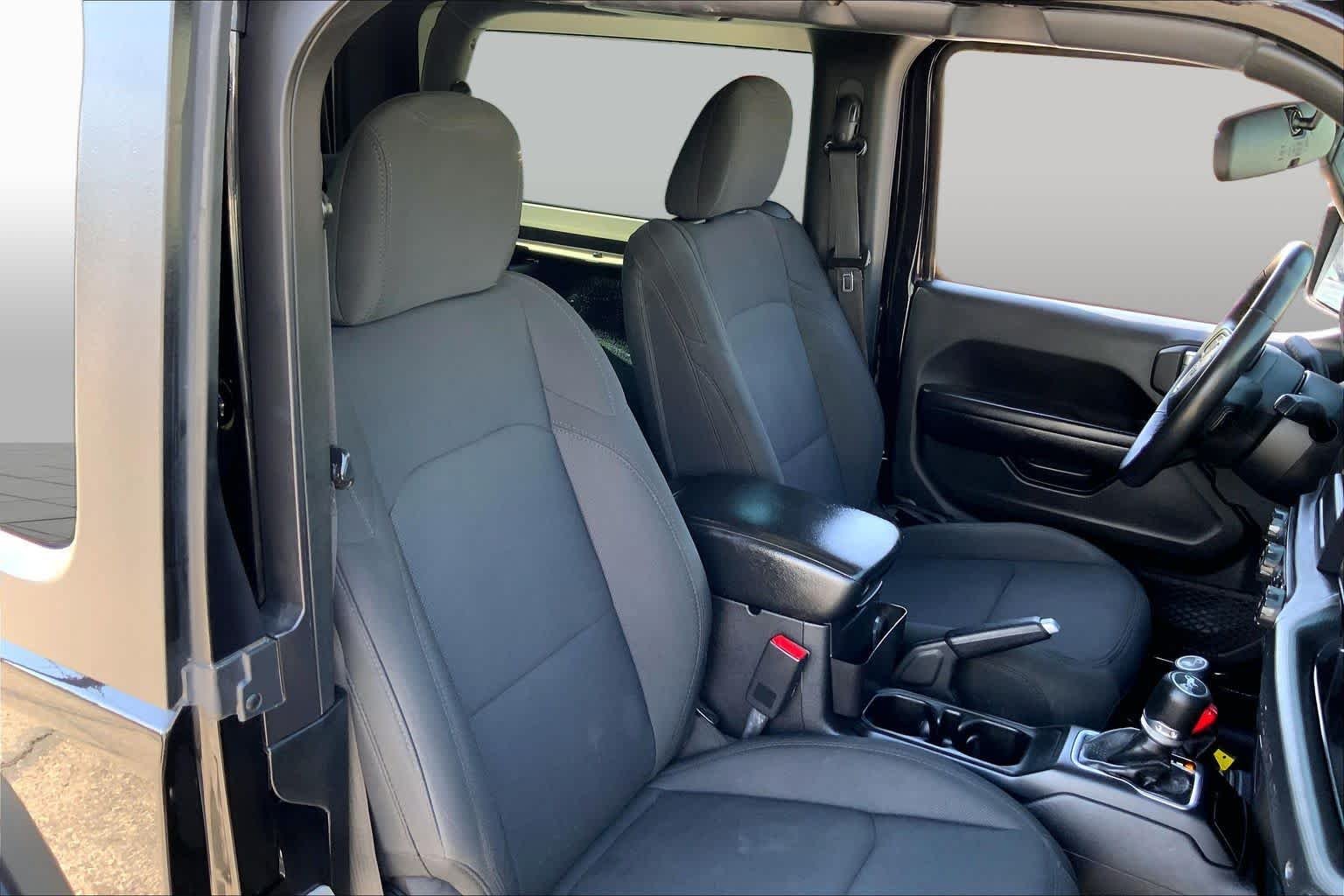 Used 2018 Black Clearcoat Jeep Sport S image 8