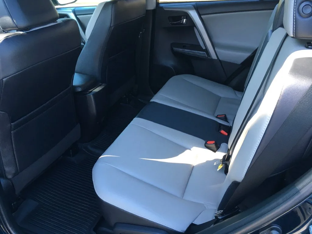 Used 2017 Blue Toyota Platinum image 27