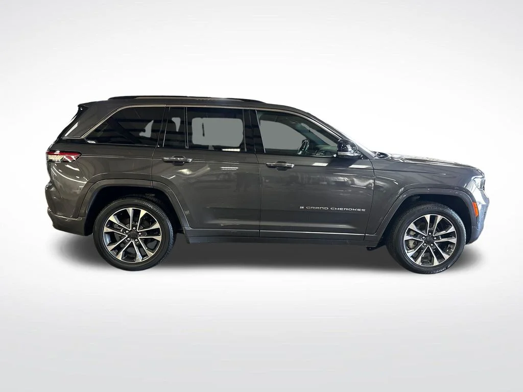 Certified Used 2023 Gray Jeep Overland image 7