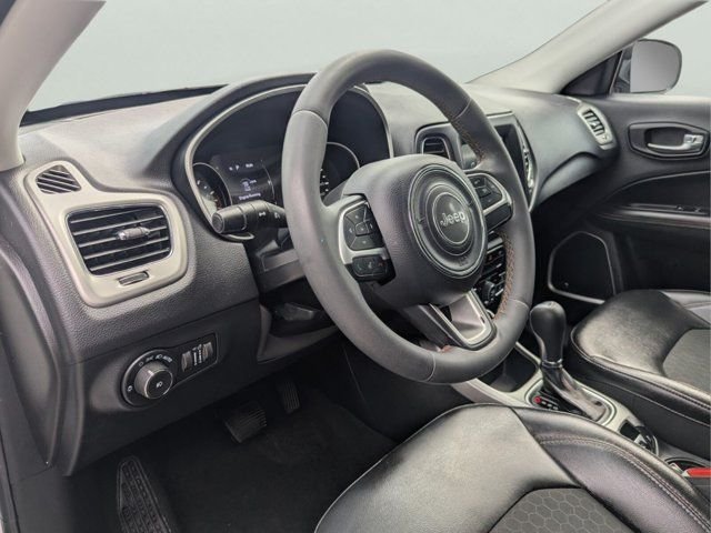 Used 2021 White Jeep Latitude image 10