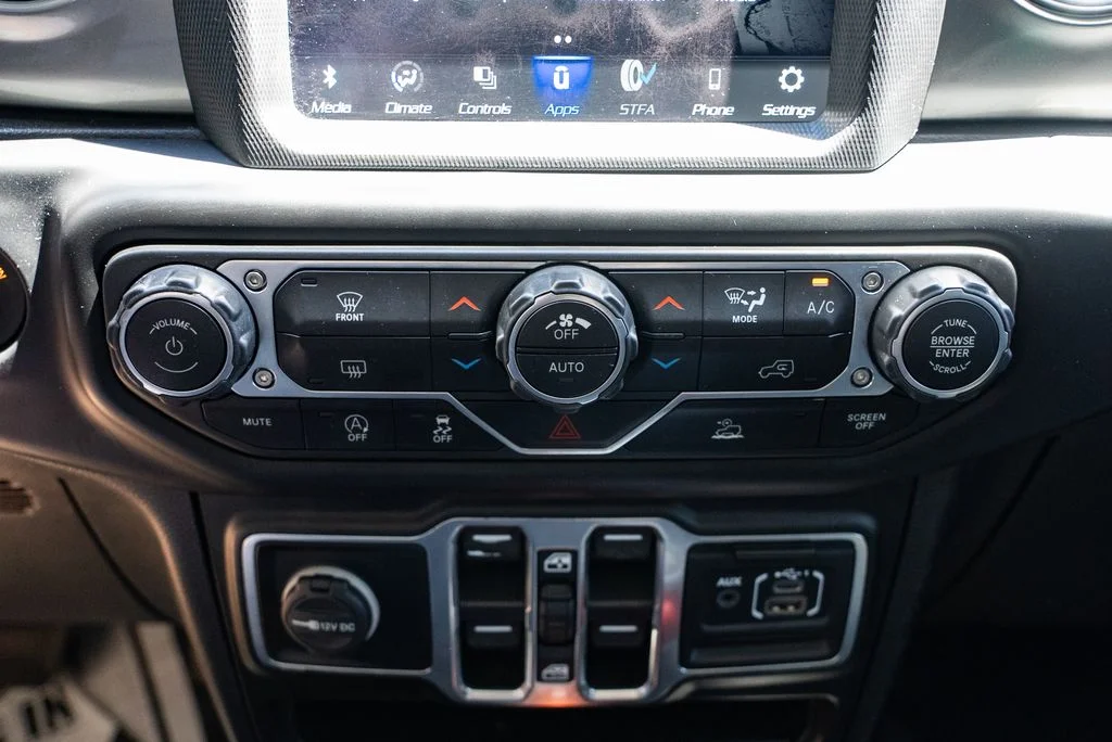 Used 2021 Gray Jeep Unlimited Sahara image 19