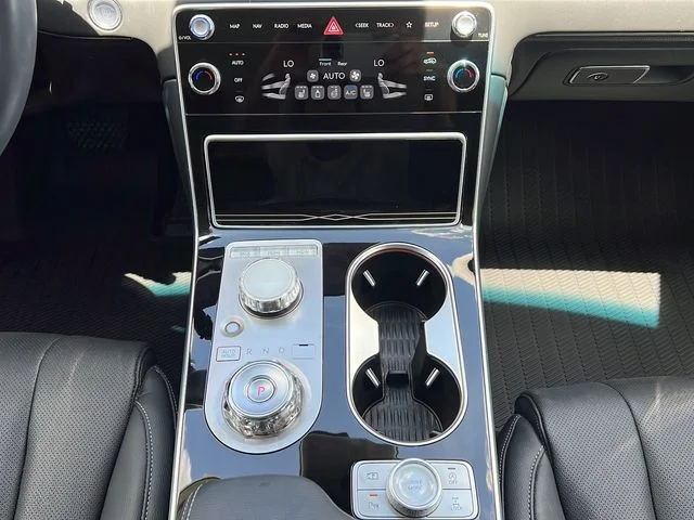 Used 2025 Silver Genesis 2.5T image 15
