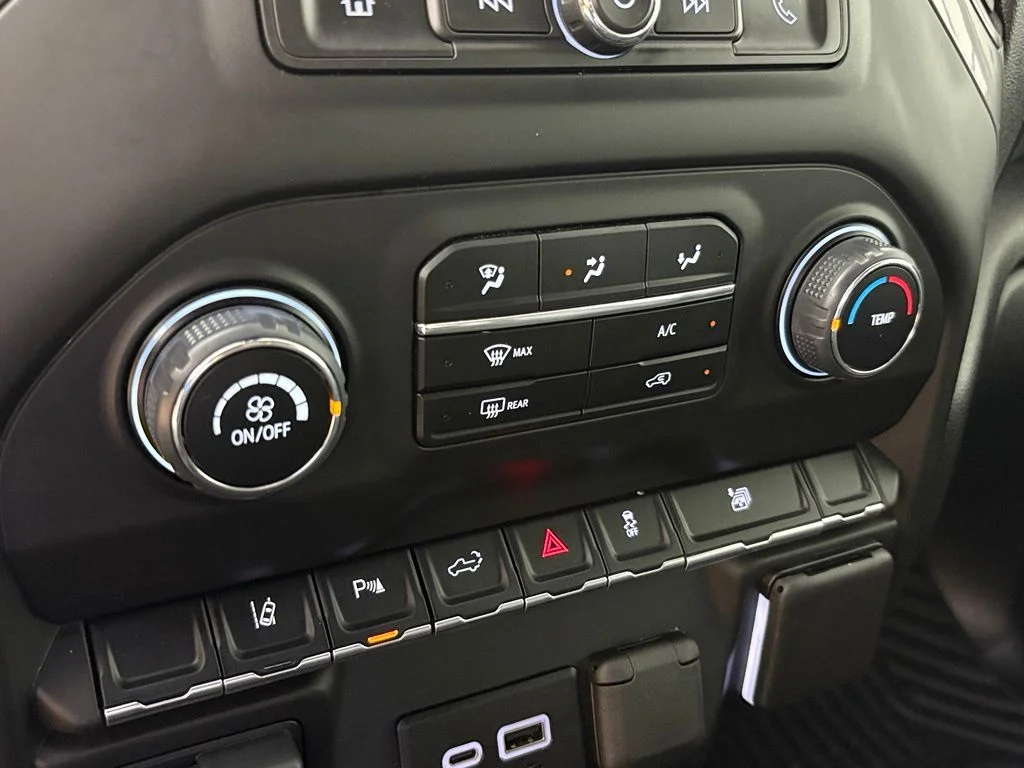 Used 2024 White Chevrolet Custom image 26