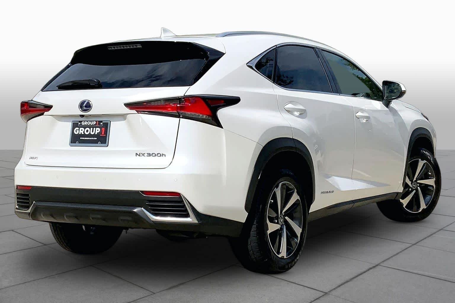 Used 2021 Eminent White Pearl Lexus  image 13