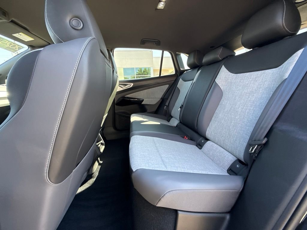 Certified Used 2025 Deep Black Volkswagen Pro image 25