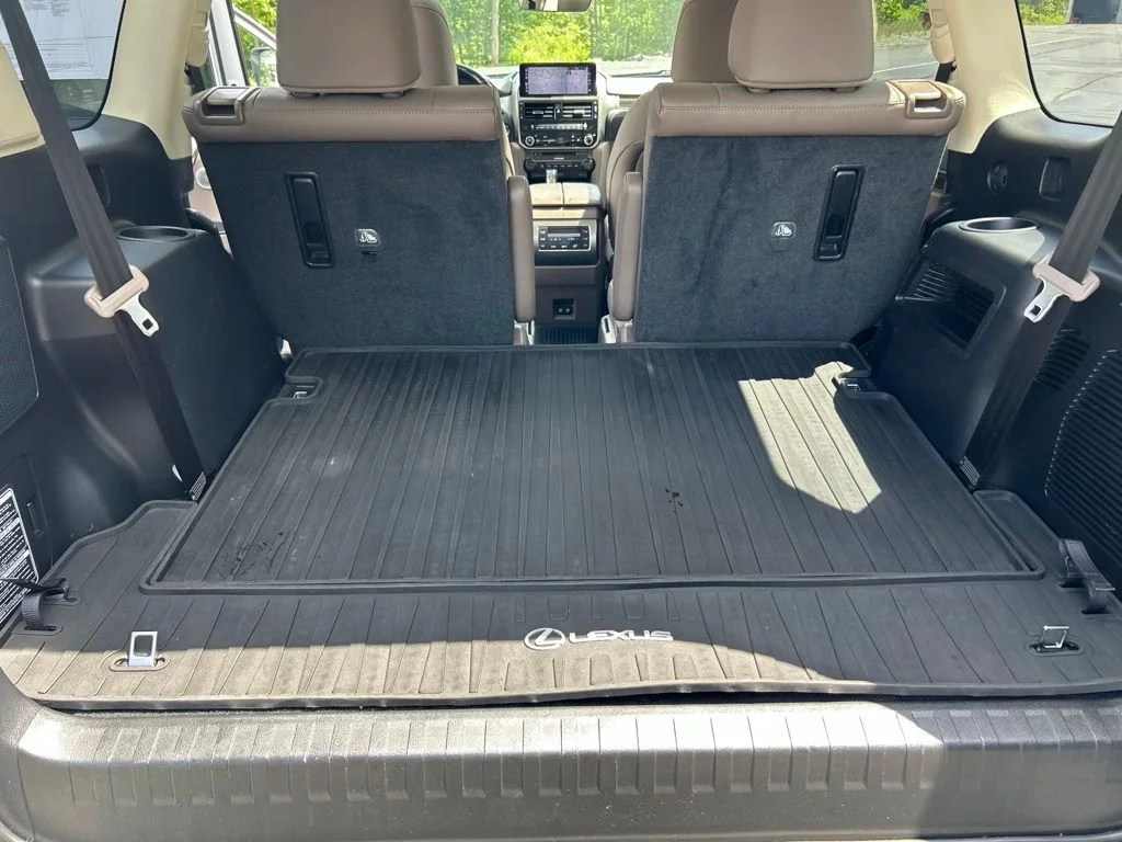 Used 2022 White Lexus 460 Luxury image 27