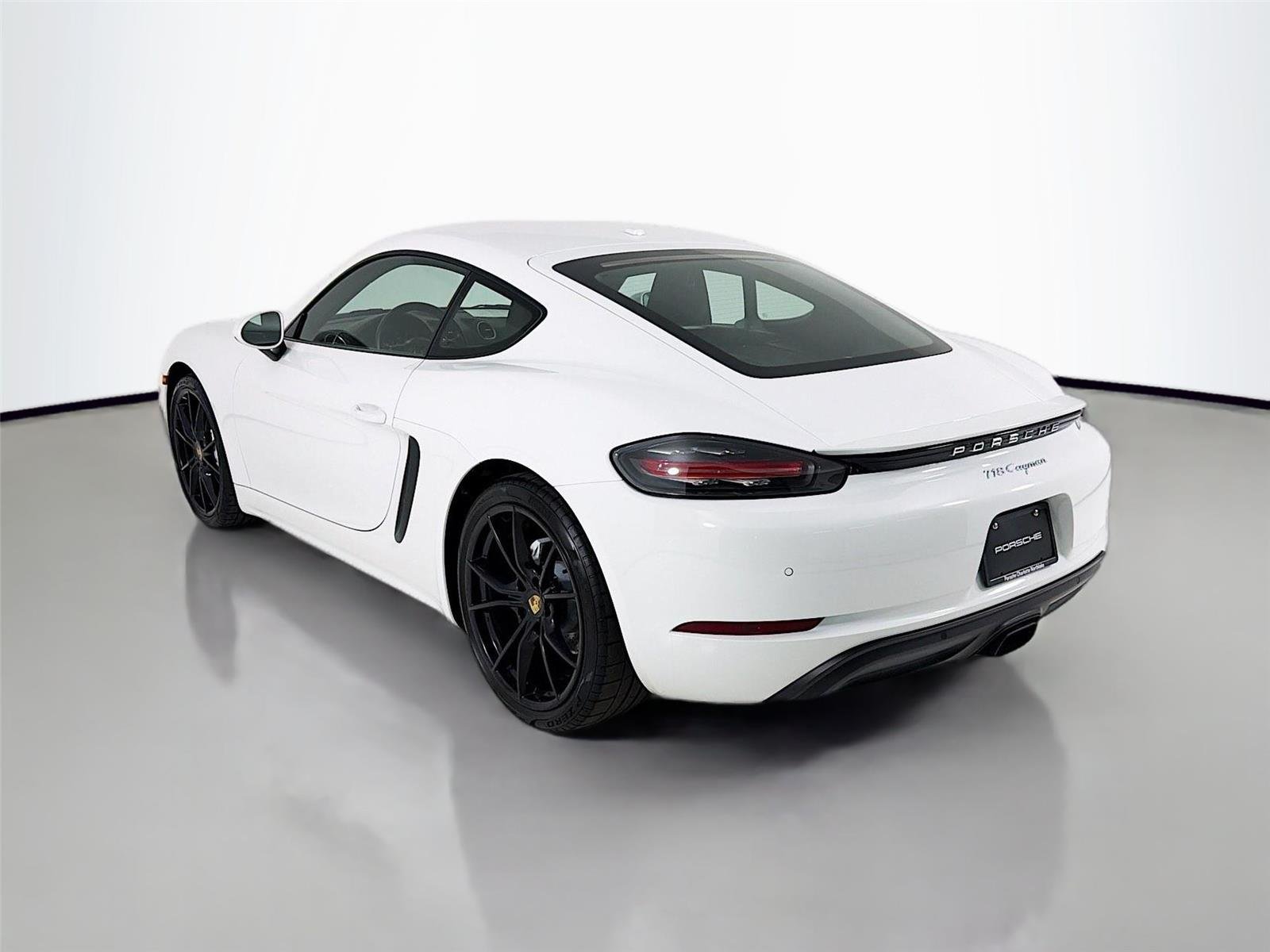 Used 2022  Porsche  image 3