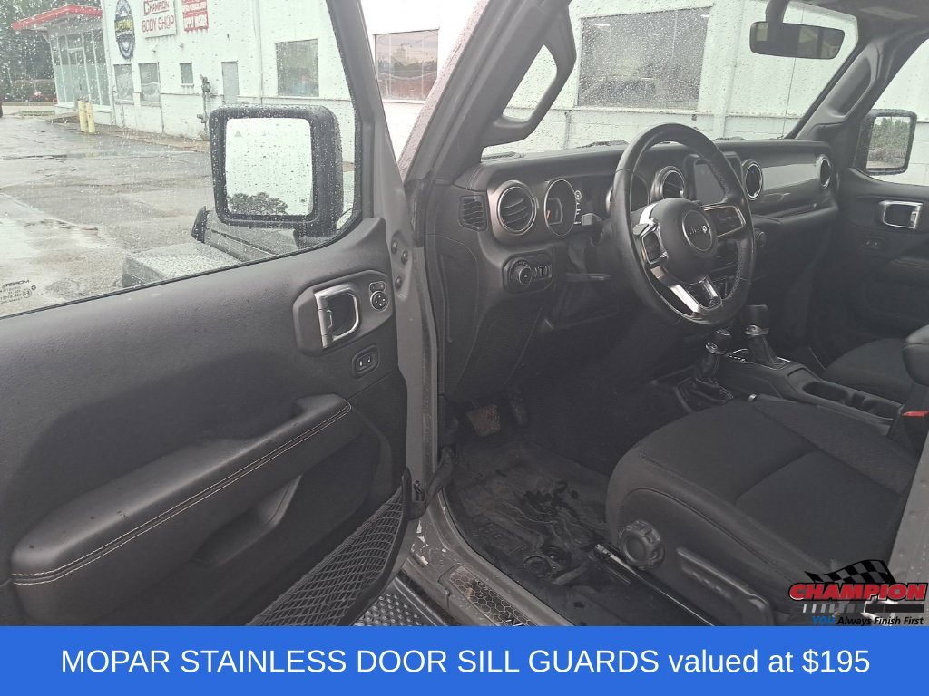 Used 2020 Gray Jeep Unlimited Sahara image 17