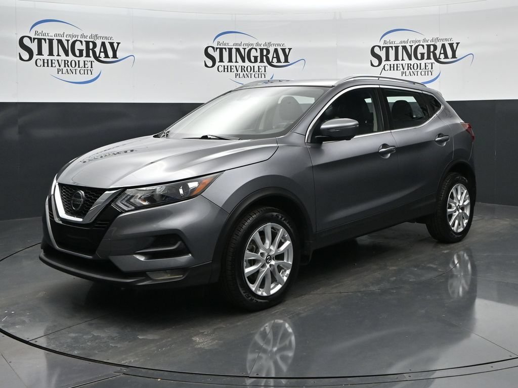 Used 2022 Gray Nissan SV FWD Xtronic CVT image 3