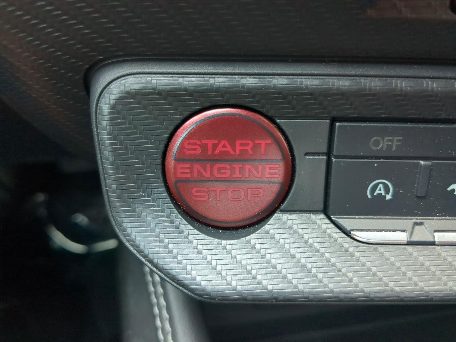 Used 2025 Shadow Black Ford GT Premium image 24